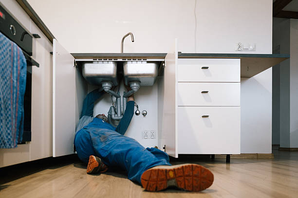 Professional Emergency Plumber technician working in Walkersville, MD
